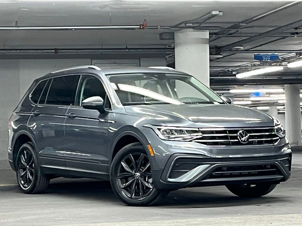 Certified 2024 Volkswagen Tiguan SE AWD/4WD image 2