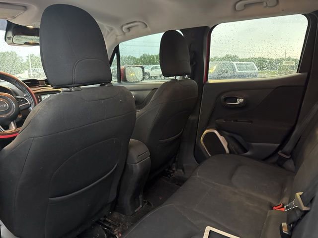 Used 2017 Jeep Renegade Latitude FWD image 10
