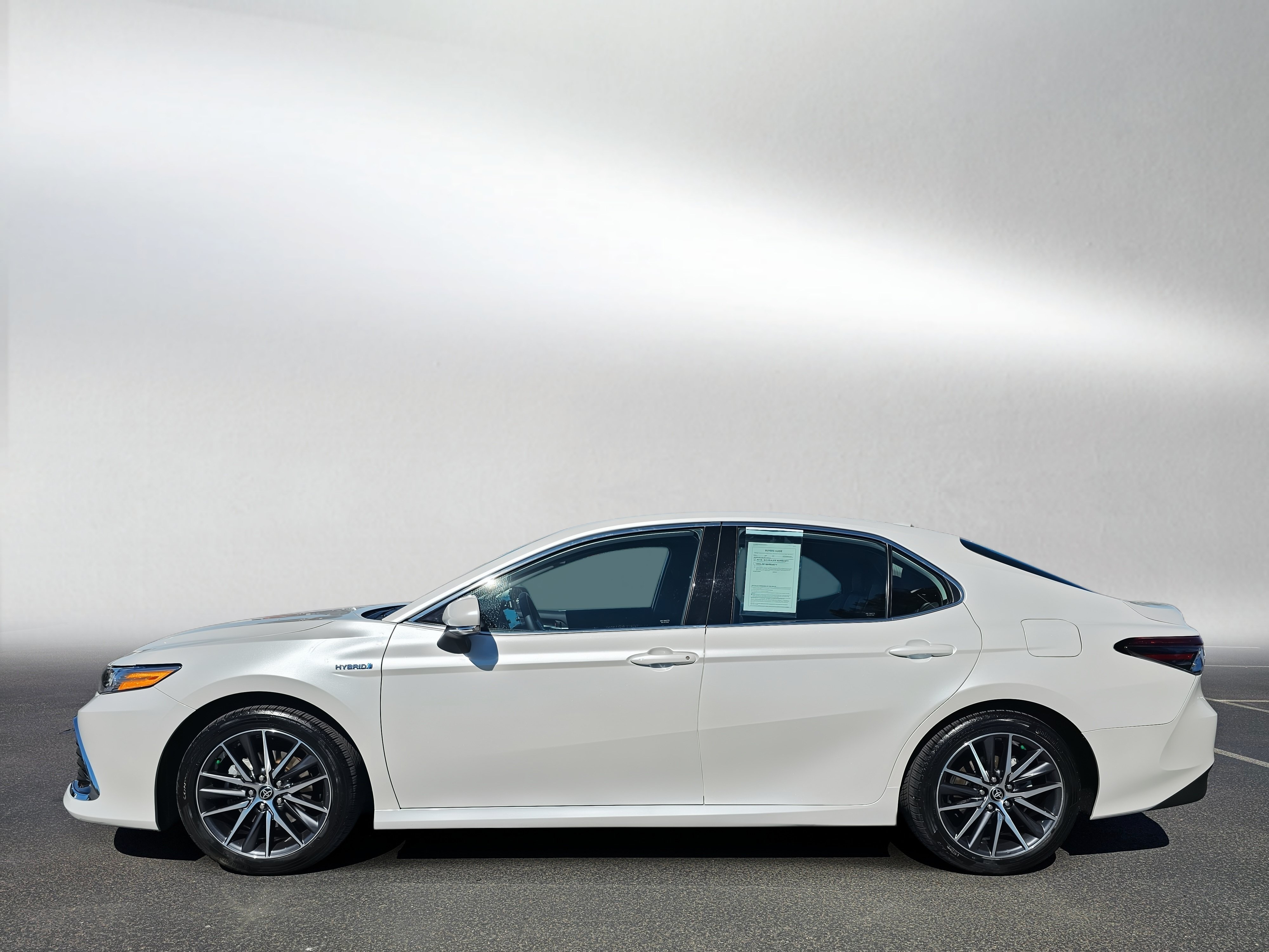 Used 2021 Toyota Camry XLE w/ Navigation Upgrade Package FWD image 2