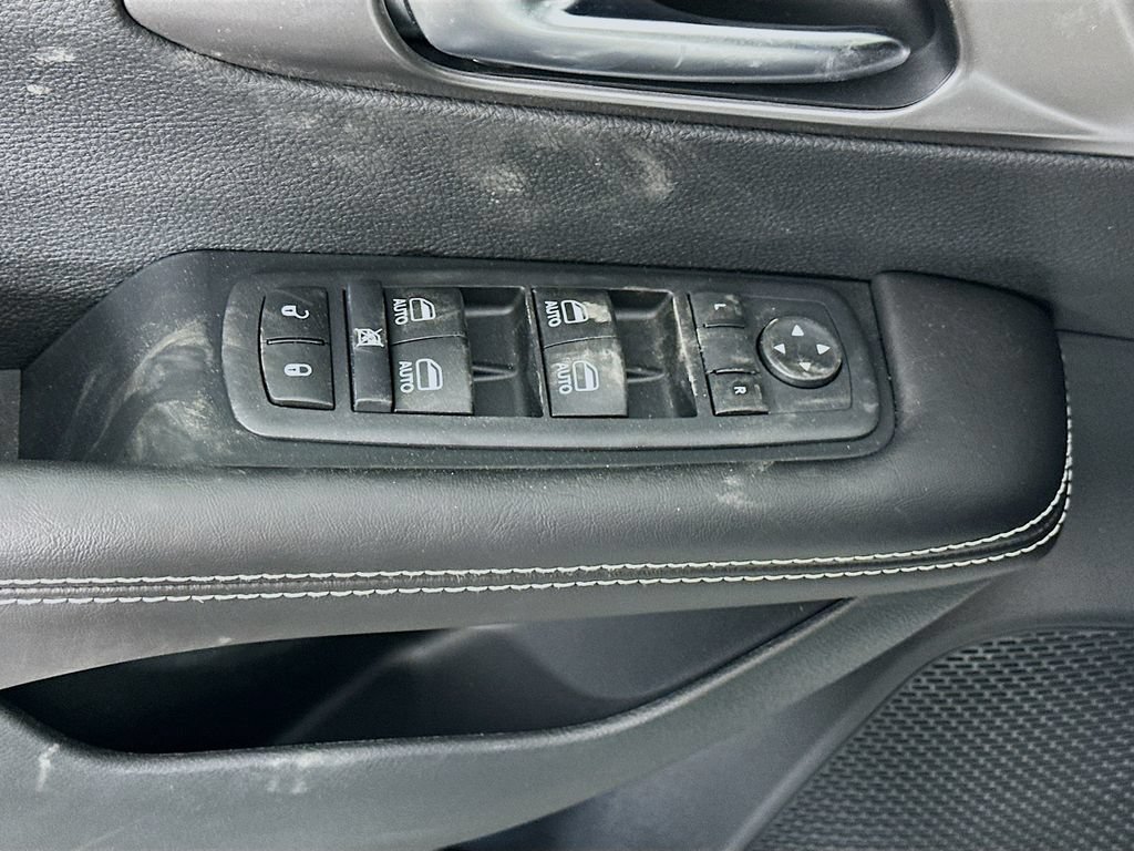 New 2026 Chrysler Voyager LX FWD image 22