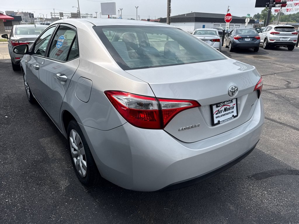 Used 2016 Toyota Corolla LE FWD image 4