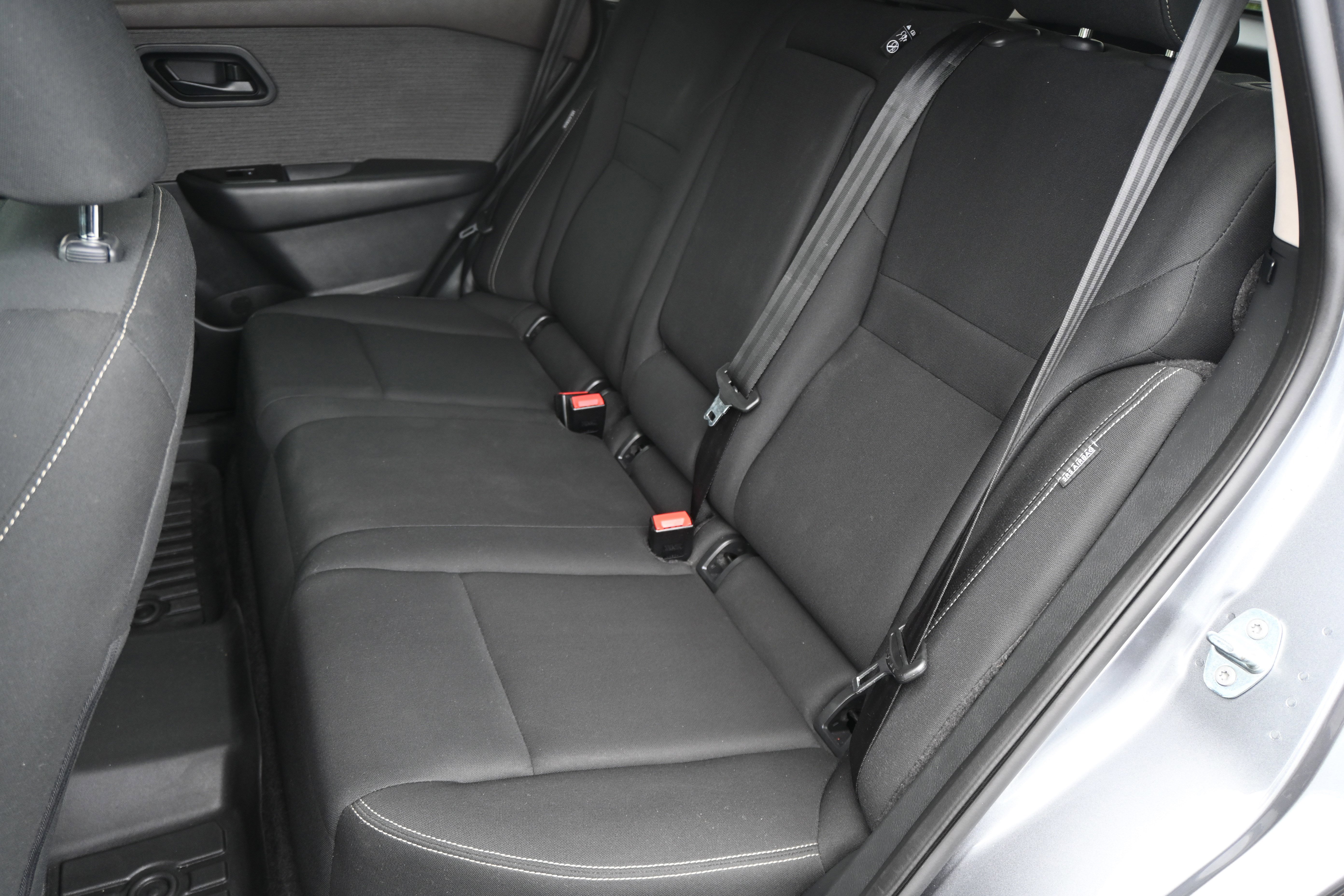 Used 2023 Nissan Rogue S image 29