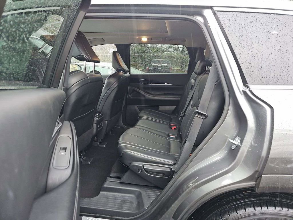 Used 2023 INFINITI QX60 Pure image 12