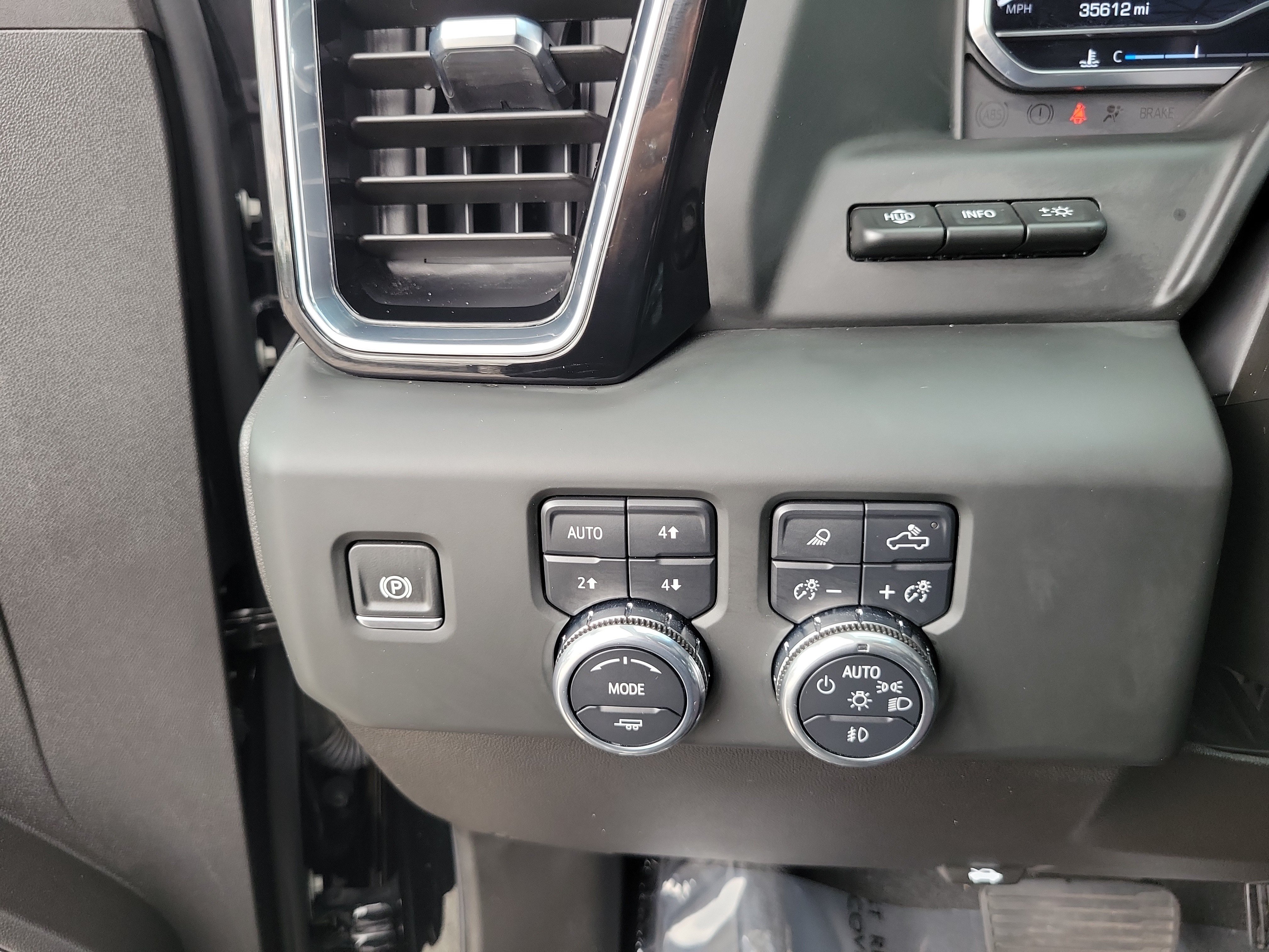 Used 2024 GMC Sierra 1500 Denali AWD/4WD image 24