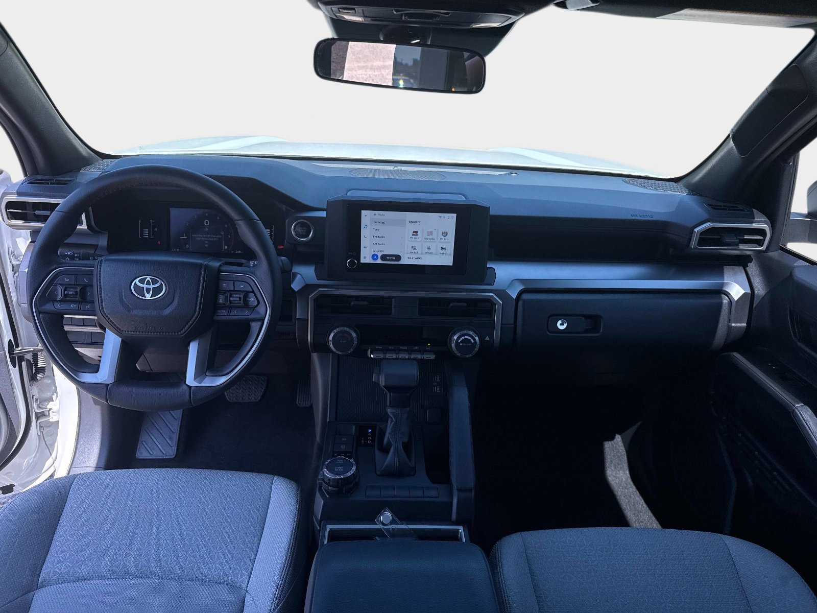 Used 2025 Toyota 4Runner SR5 AWD/4WD image 16
