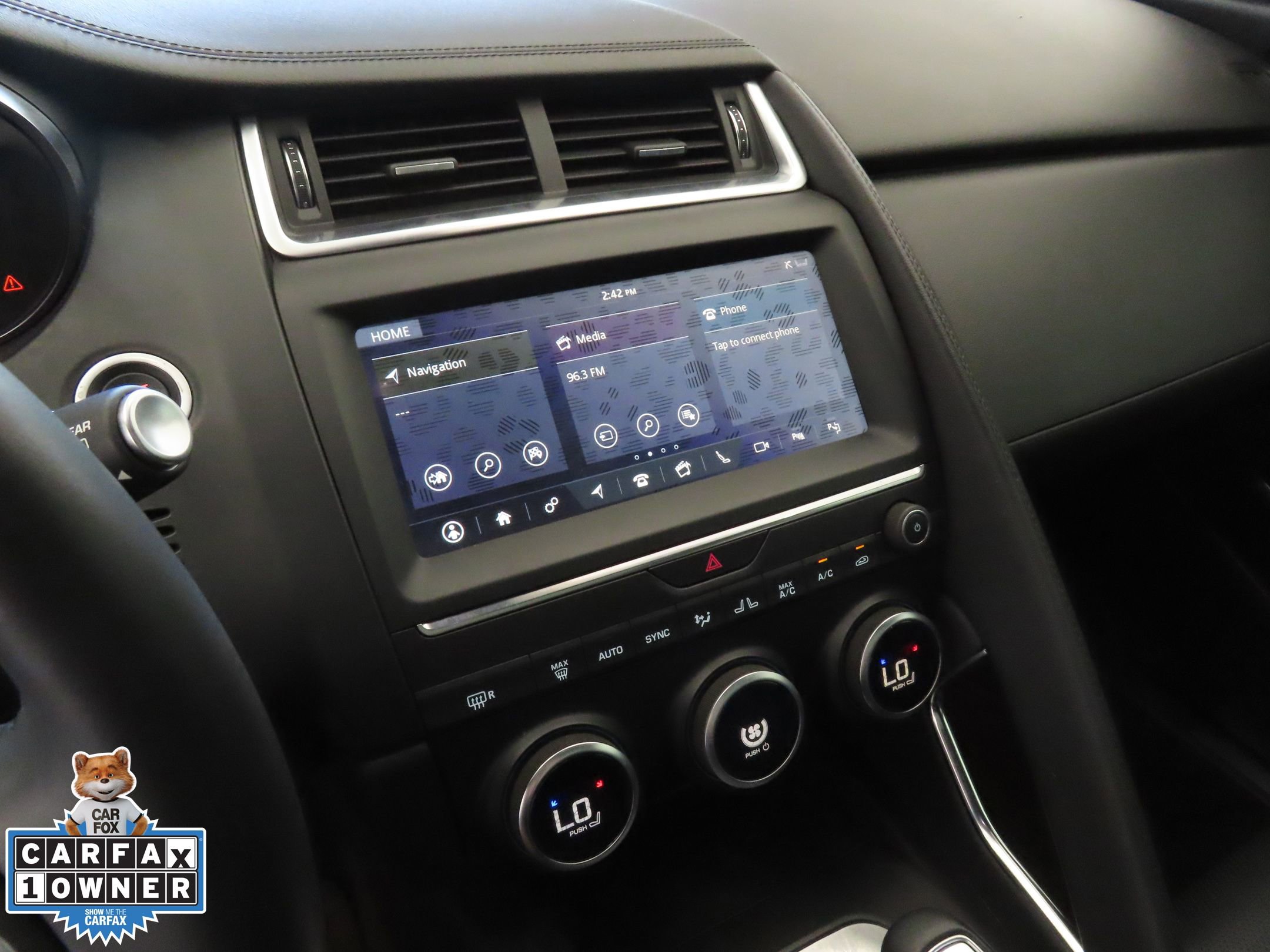 Used 2020 Jaguar E-PACE SE image 18