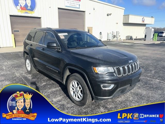 Used 2020 Jeep Grand Cherokee Laredo image 1