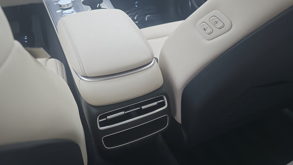 New 2026 Genesis GV70 2.5T Select AWD/4WD image 11