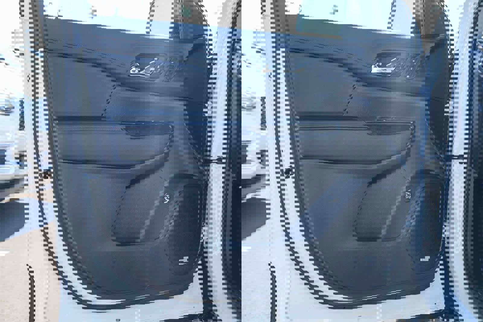 Used 2023 GMC Acadia AT4 w/ Technology Package image 18