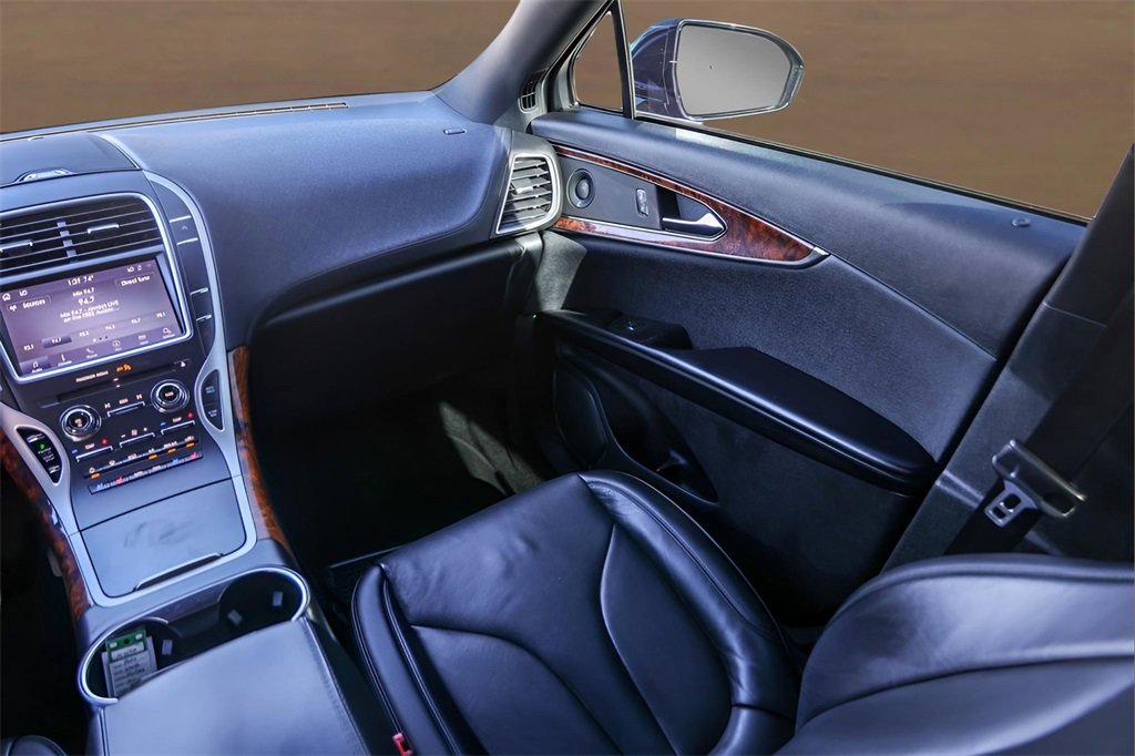 Used 2020 Lincoln Nautilus Reserve w/ Monochromatic Package image 26