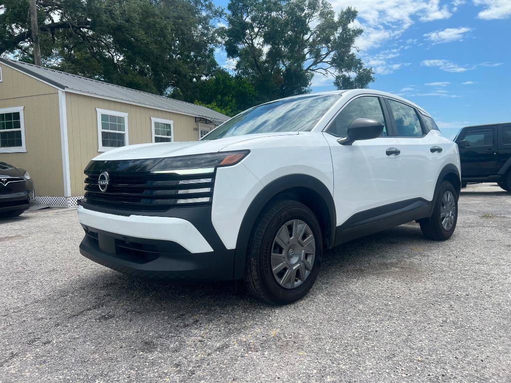 Used 2025 Nissan Kicks S FWD image 1