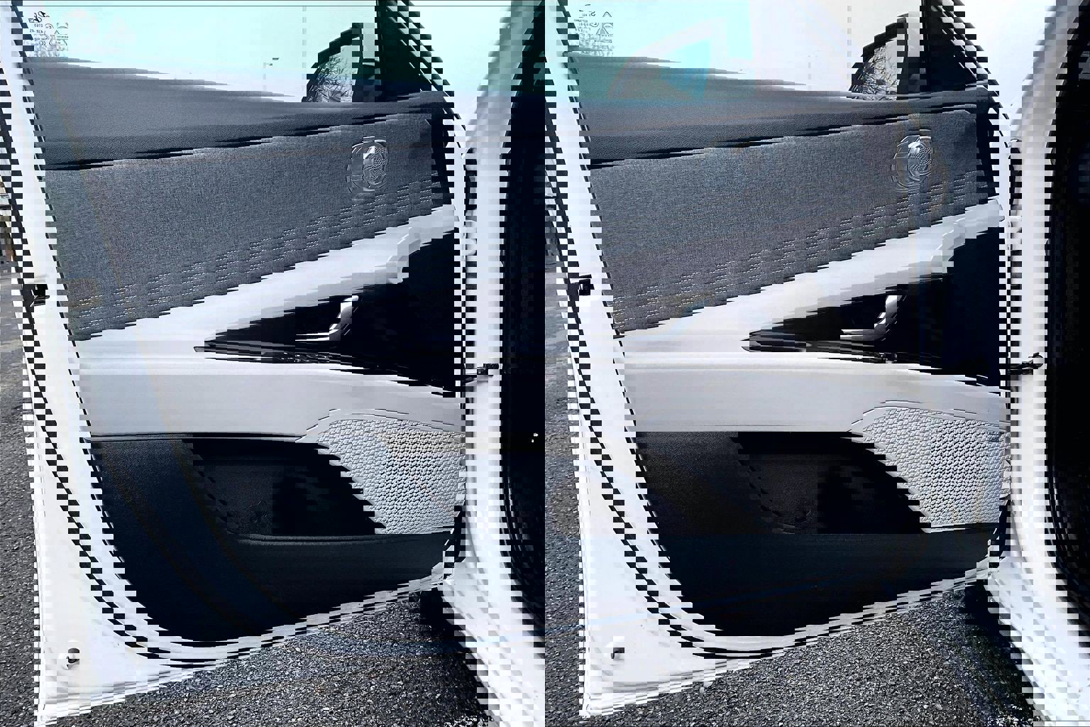 Used 2023 Hyundai Elantra Limited image 22