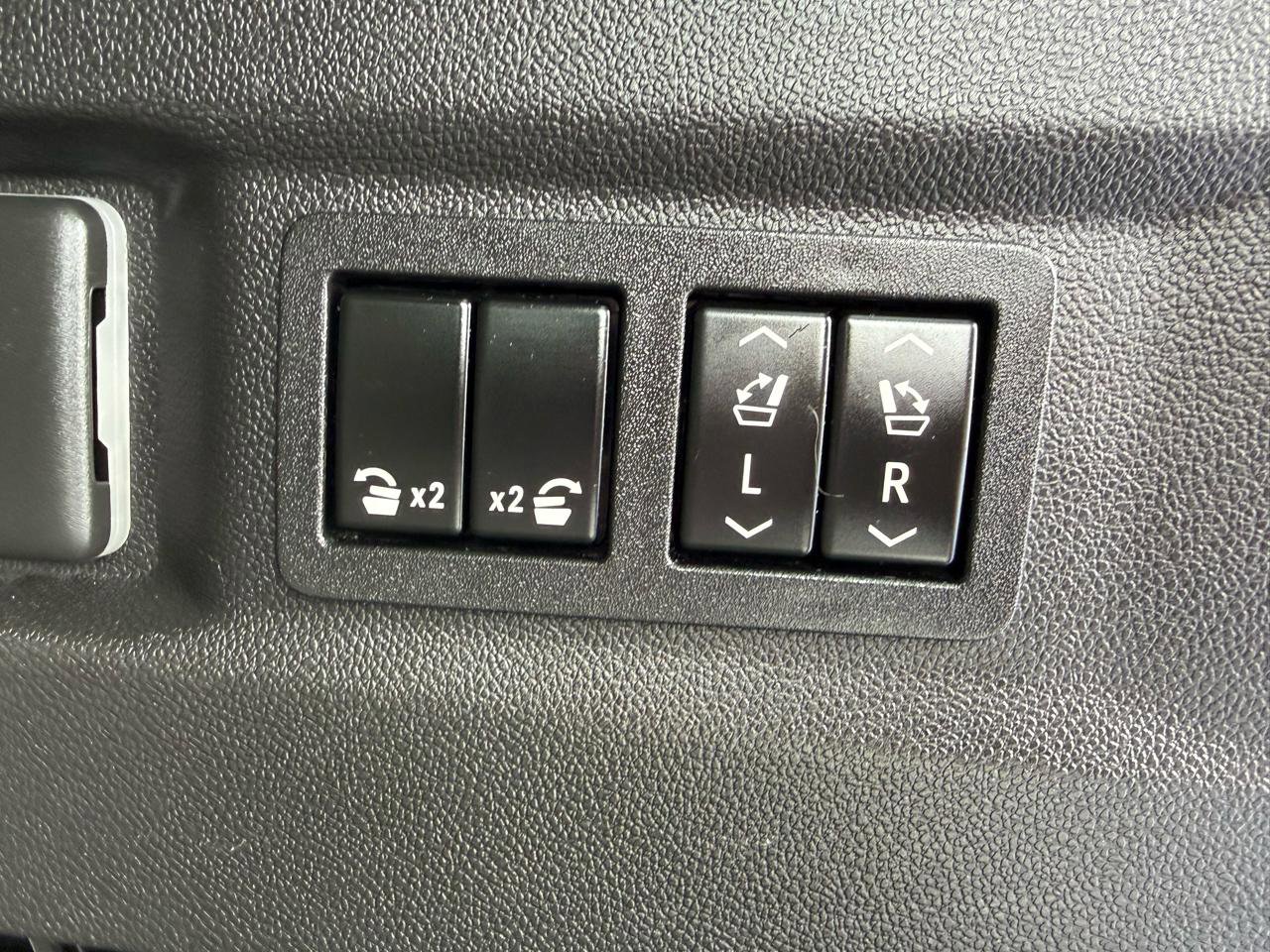 Used 2022 GMC Yukon AT4 w/ Max Trailering Package AWD/4WD image 17