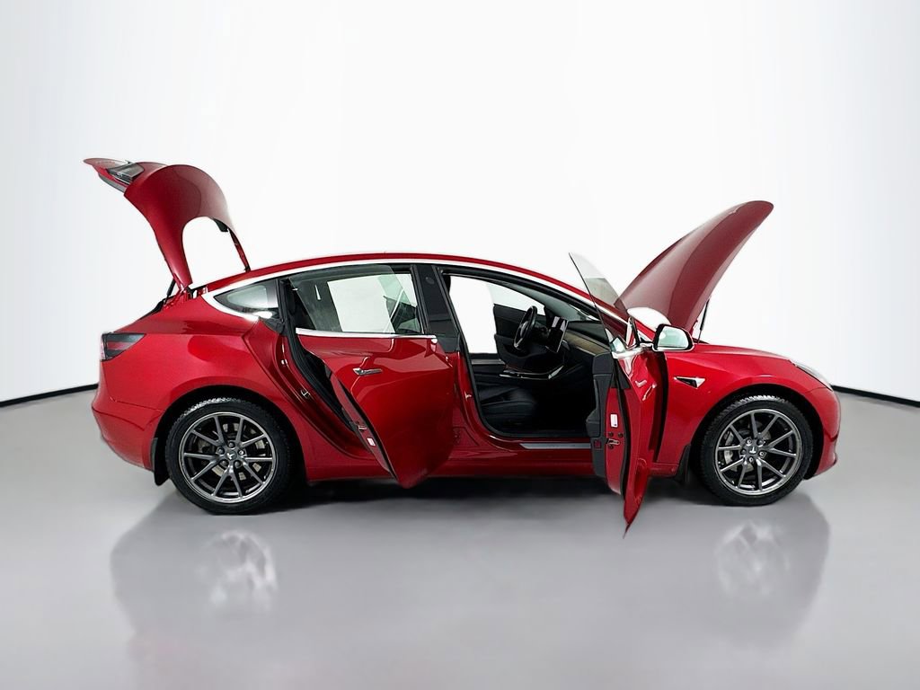 Used 2018 Tesla Model 3 Long Range image 32