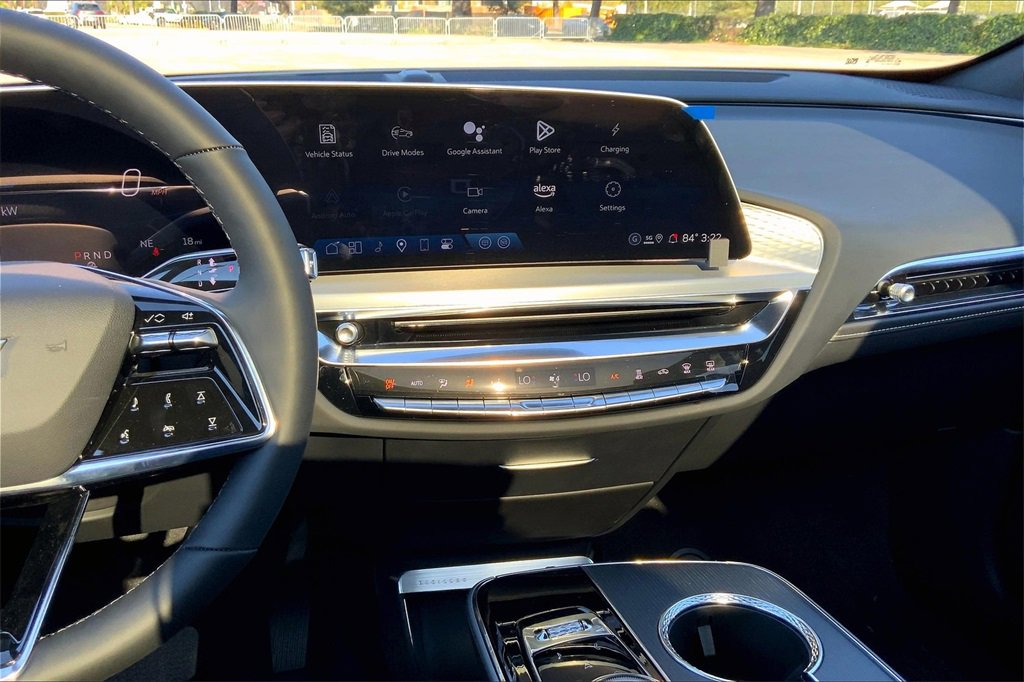 New 2025 Cadillac Lyriq Luxury image 8