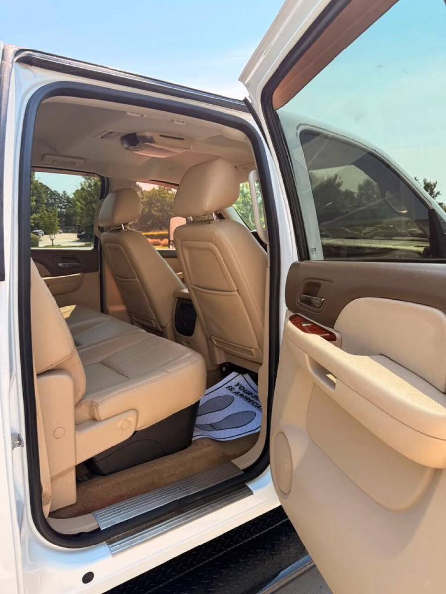 Used 2014 Chevrolet Silverado 3500 LTZ w/ LTZ Plus Package AWD/4WD image 14