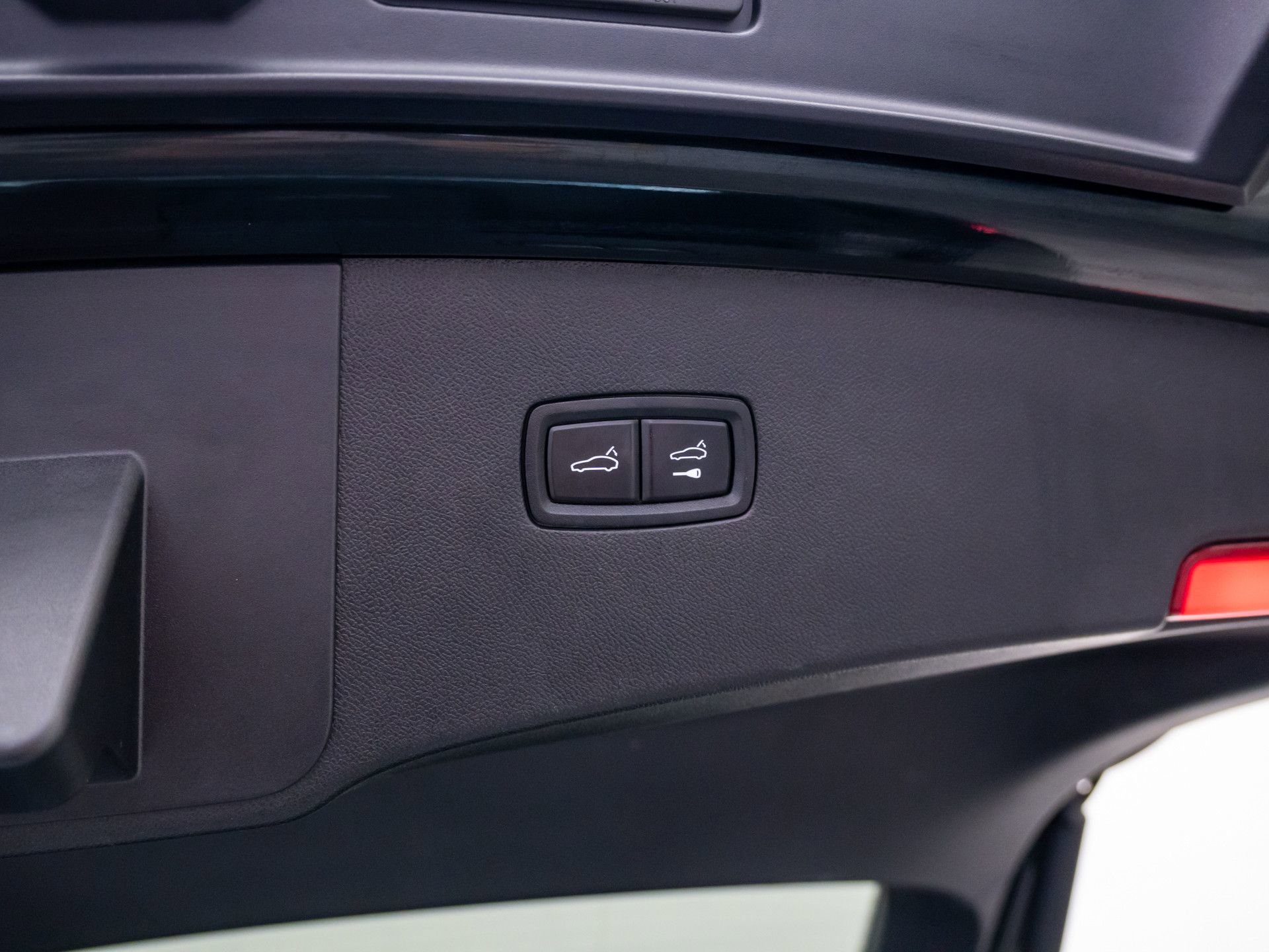 Certified 2022 Porsche Cayenne Turbo GT AWD/4WD image 32