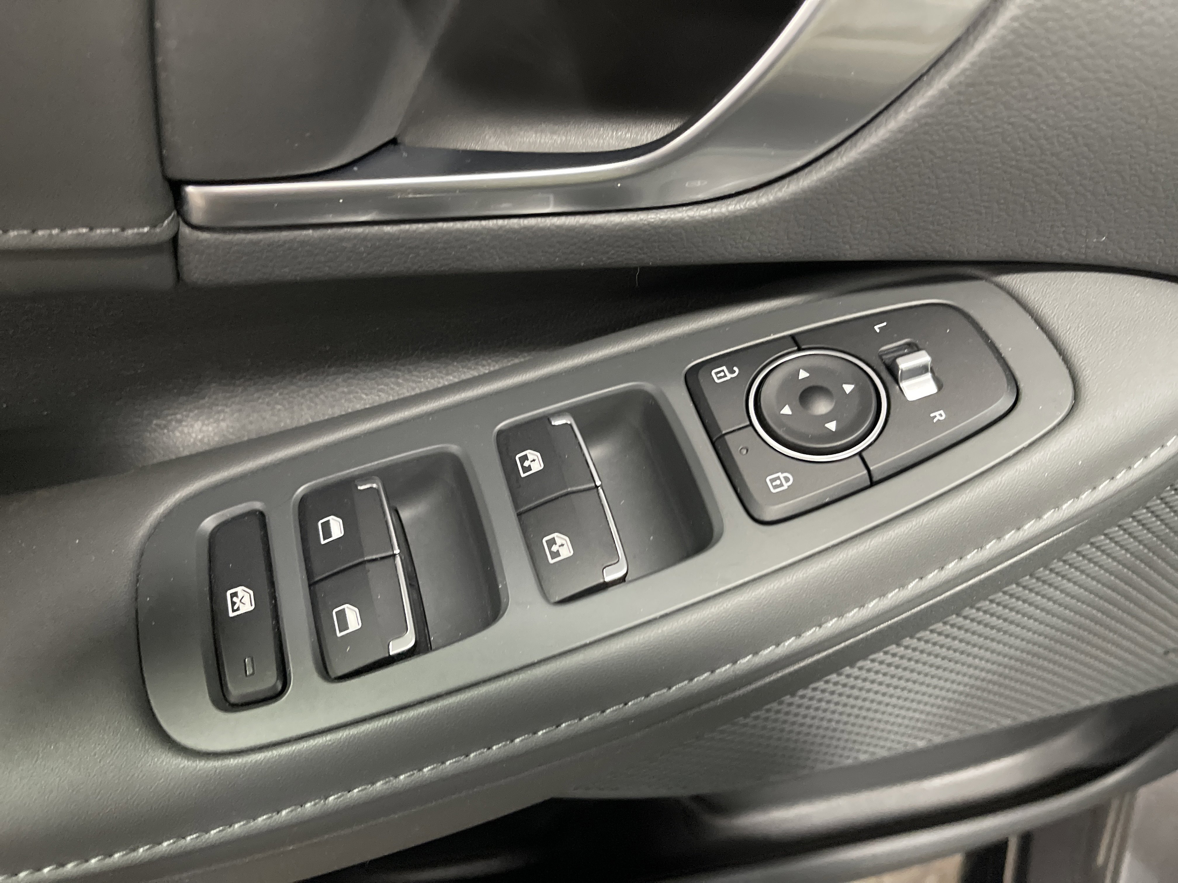 Used 2020 Hyundai Sonata Limited image 9