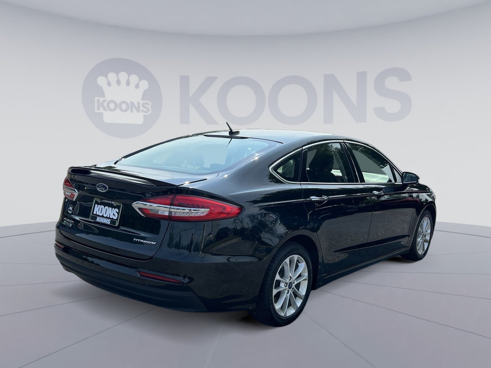 Used 2019 Ford Fusion Energi Titanium FWD image 7