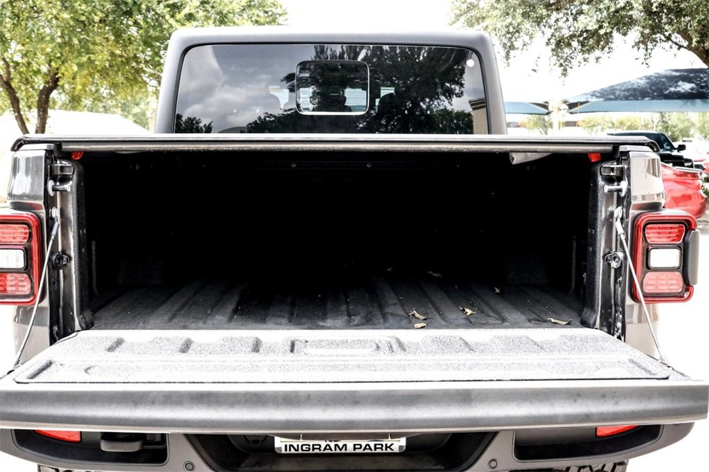 New 2024 Jeep Gladiator Sport image 24