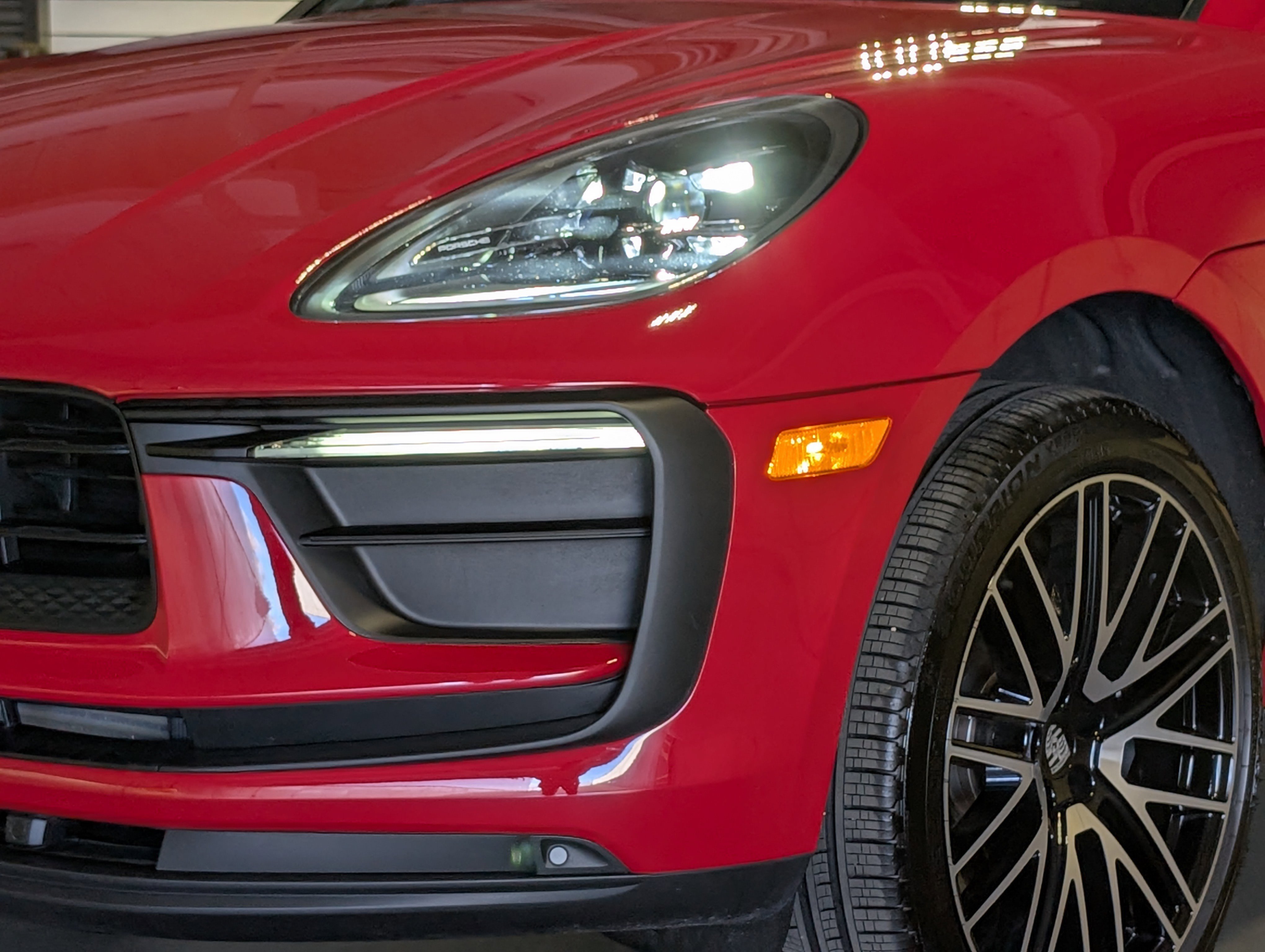 Certified 2026 Porsche Macan image 13