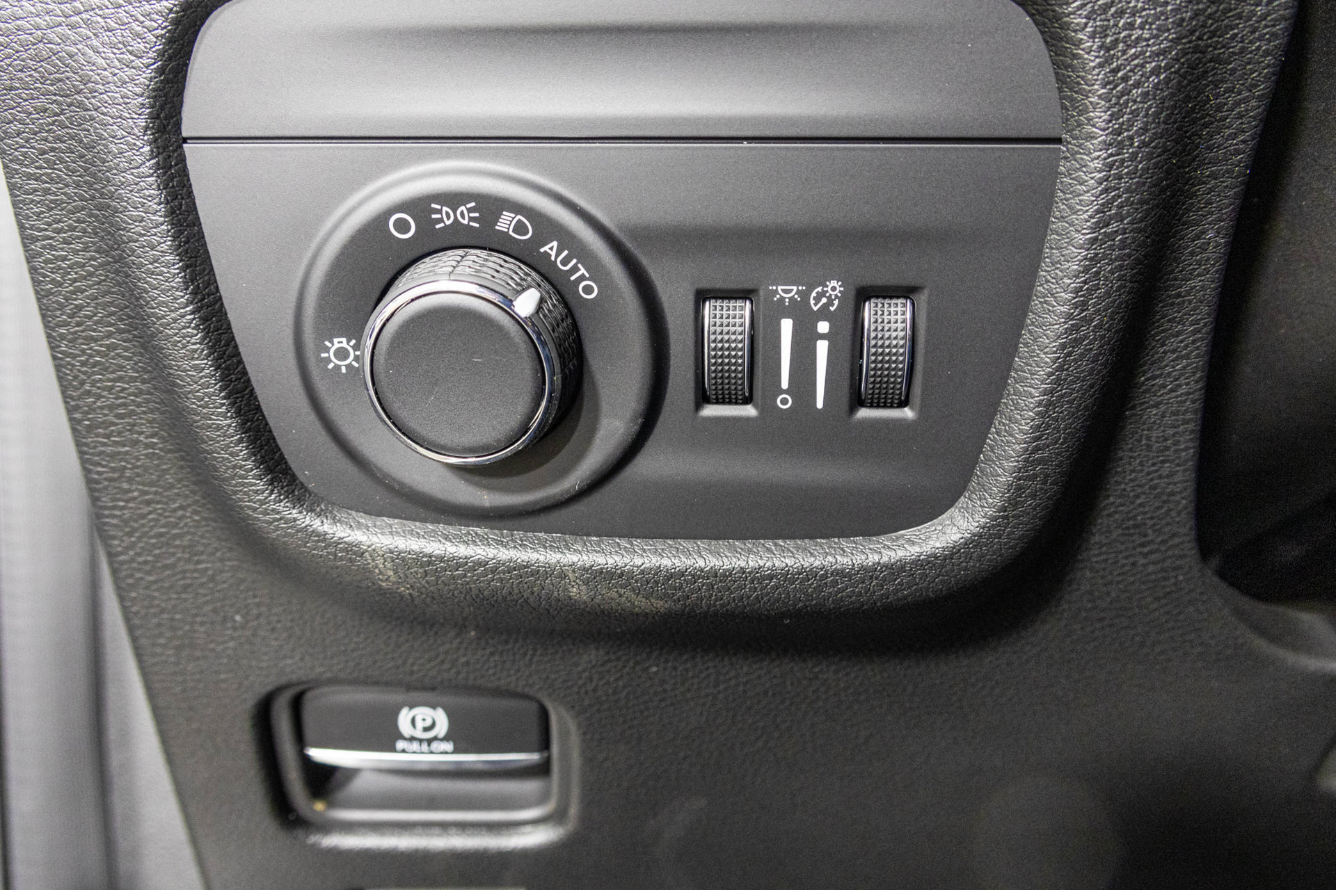 New 2026 Jeep Grand Cherokee Altitude AWD/4WD image 37