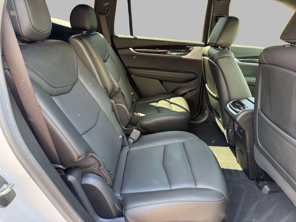 Used 2023 Cadillac XT6 Premium Luxury w/ Technology Package image 16