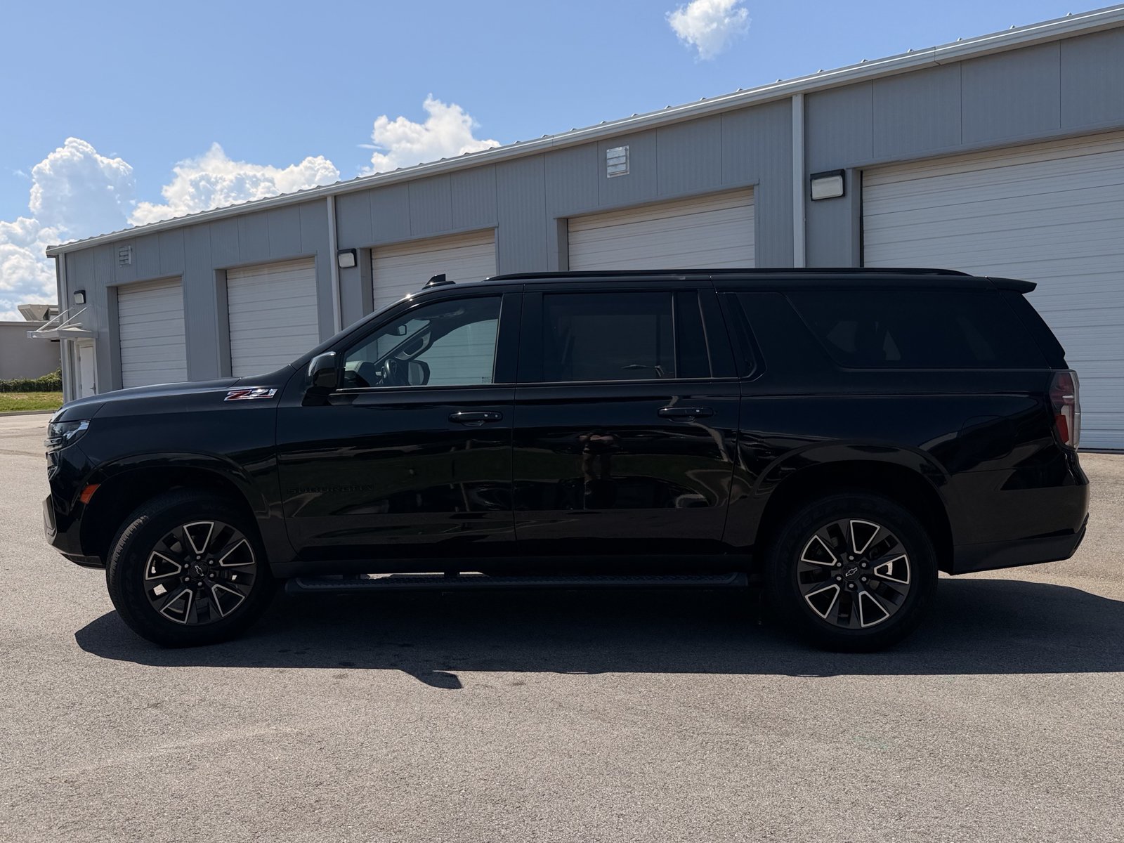 Used 2021 Chevrolet Suburban Z71 w/ Rear Media and Nav Package AWD/4WD image 9