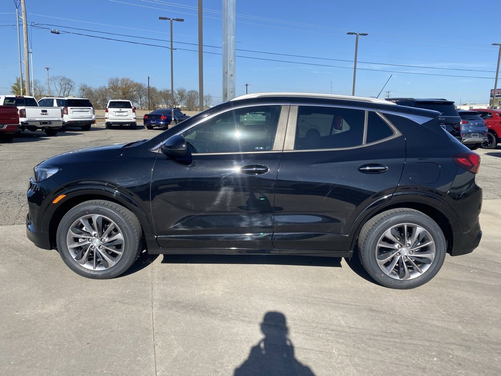 Used 2020 Buick Encore GX Preferred w/ Sport Touring Package image 2