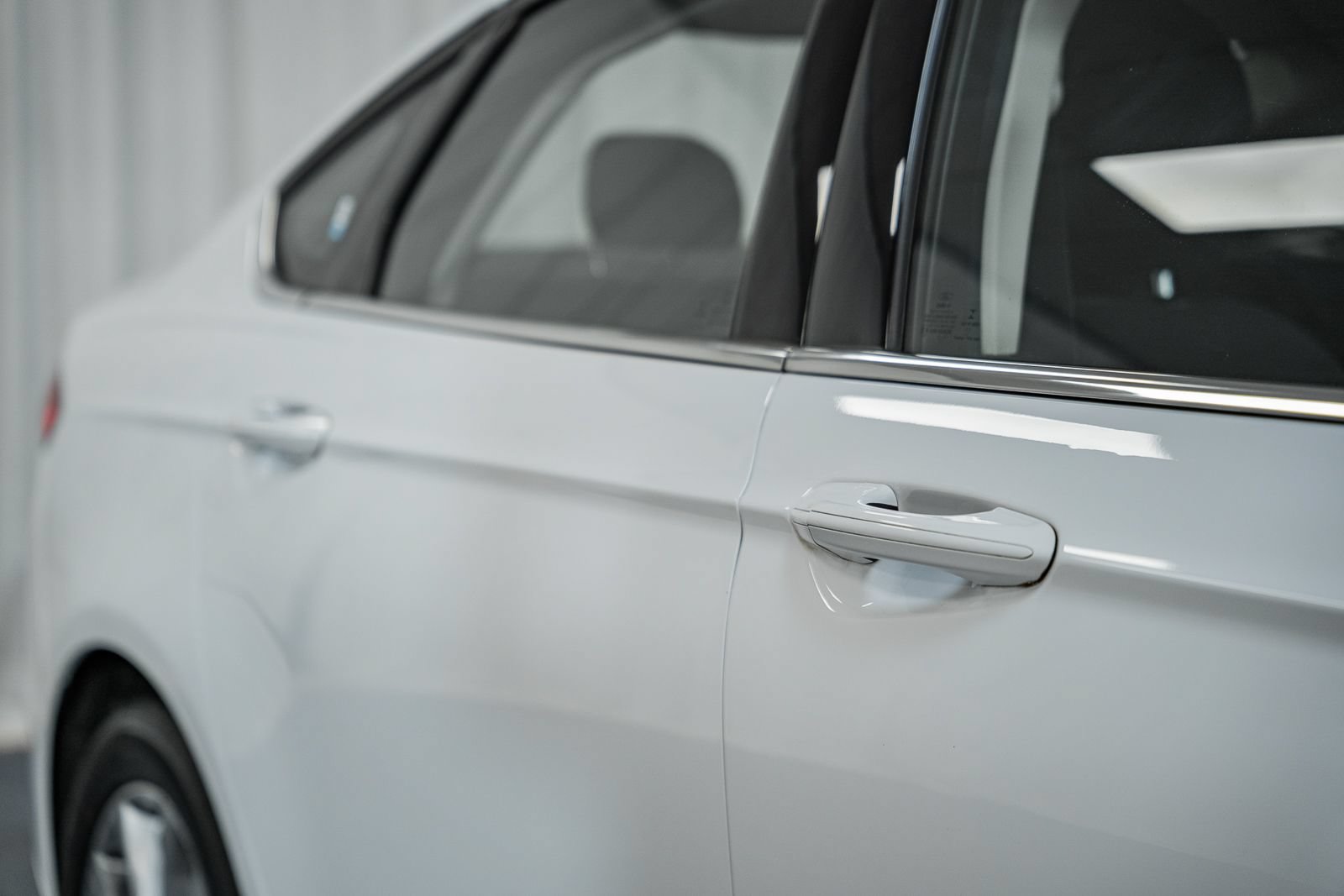 Used 2017 Ford Fusion SE FWD image 17