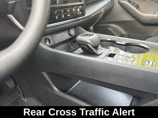 Used 2024 Nissan Rogue S FWD image 22