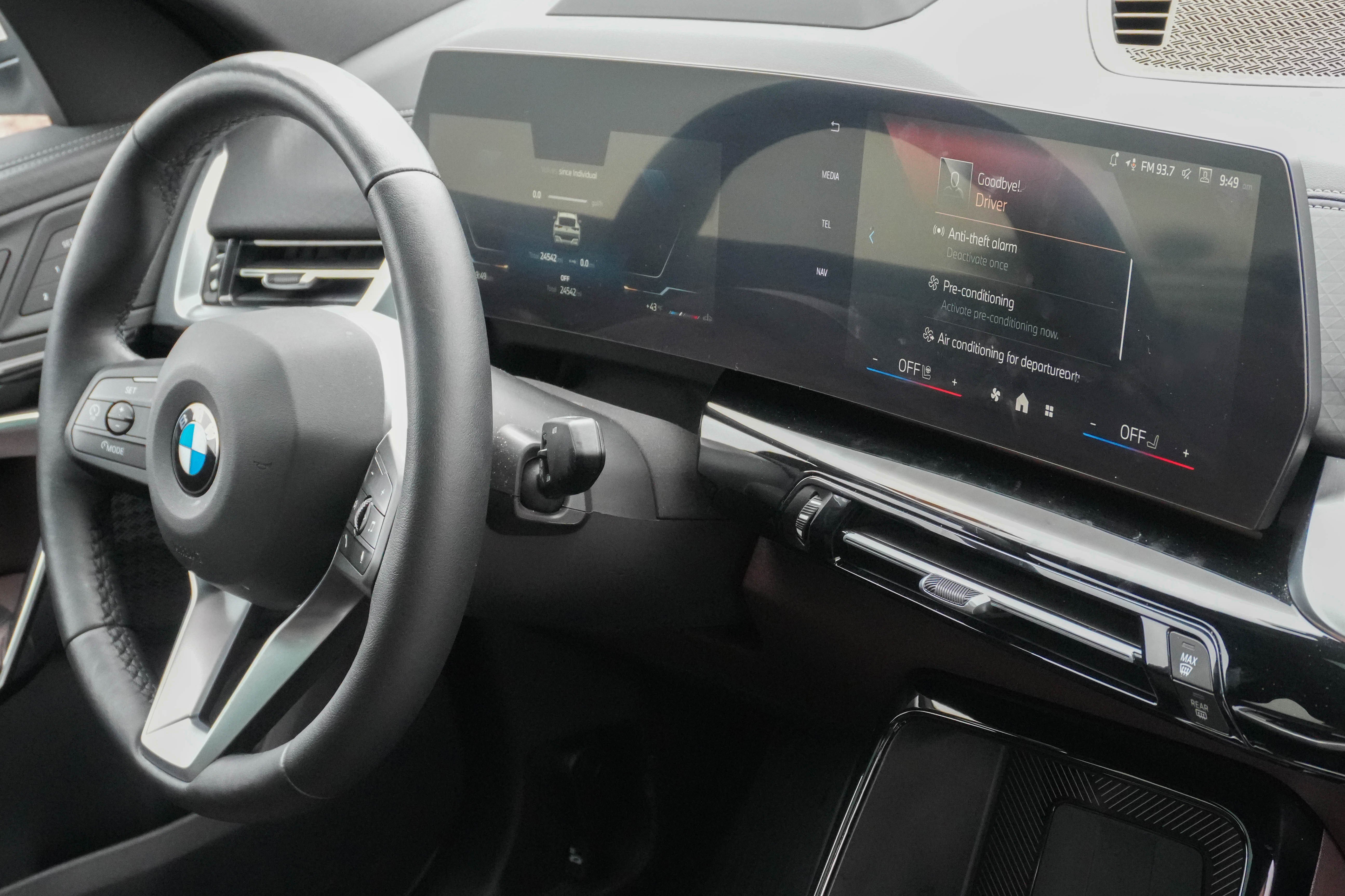 Certified 2025 BMW X2 xDrive28i image 11