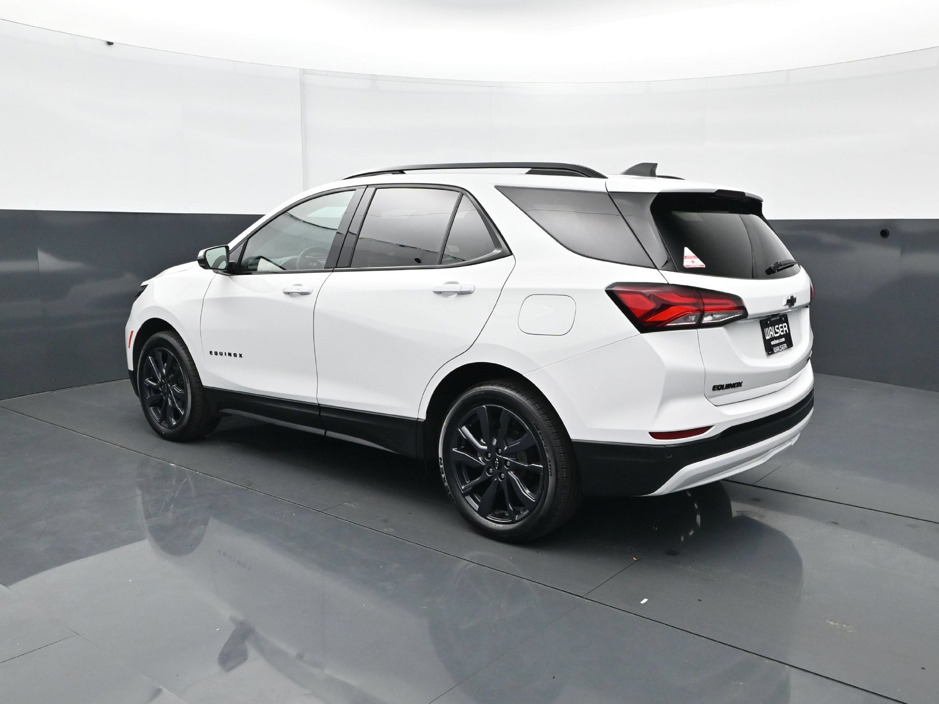 Used 2024 Chevrolet Equinox RS w/ RS Leather Package AWD/4WD image 4