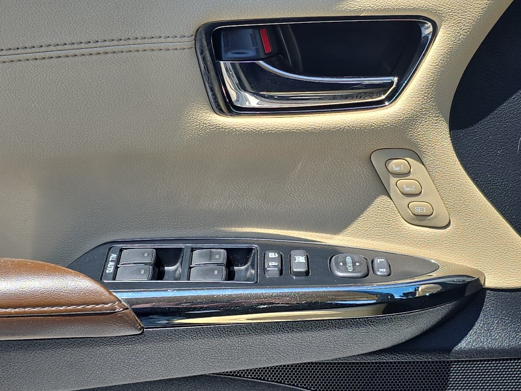 Used 2016 Toyota Avalon XLE Premium FWD image 30