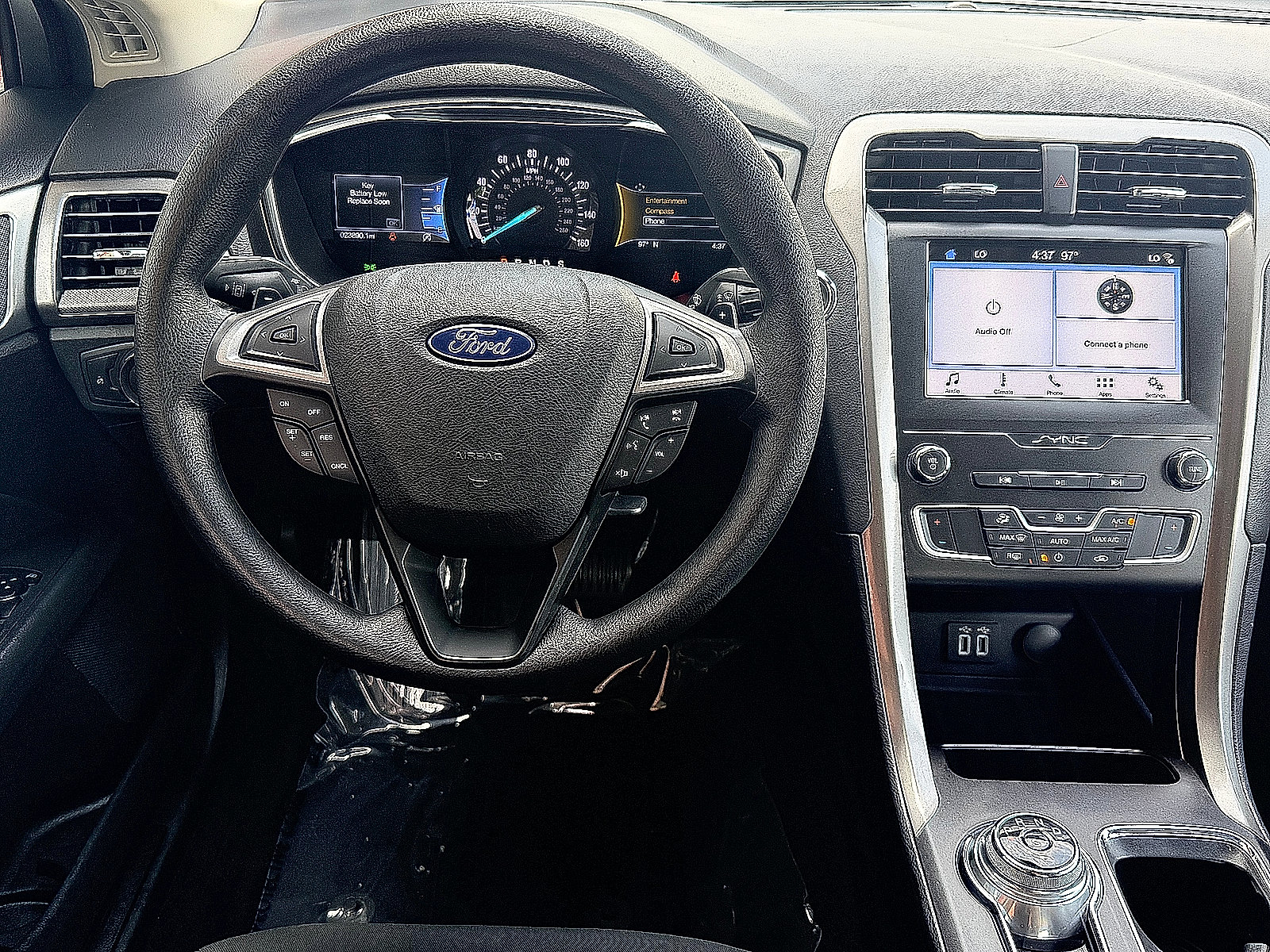 Used 2019 Ford Fusion SE FWD image 16