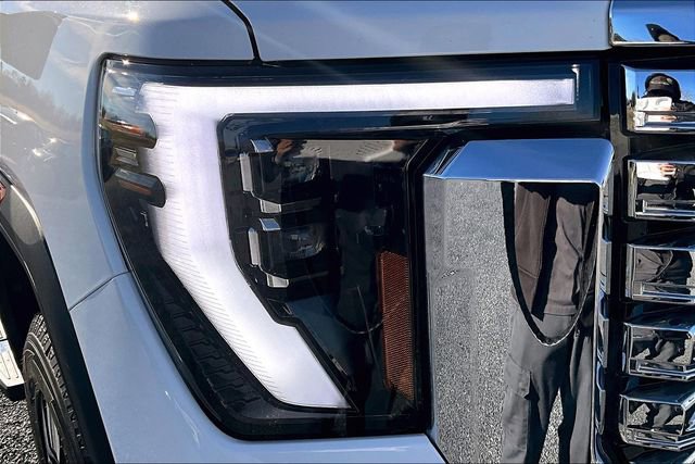 Used 2025 GMC Sierra 3500 Denali w/ Denali Reserve Package image 31