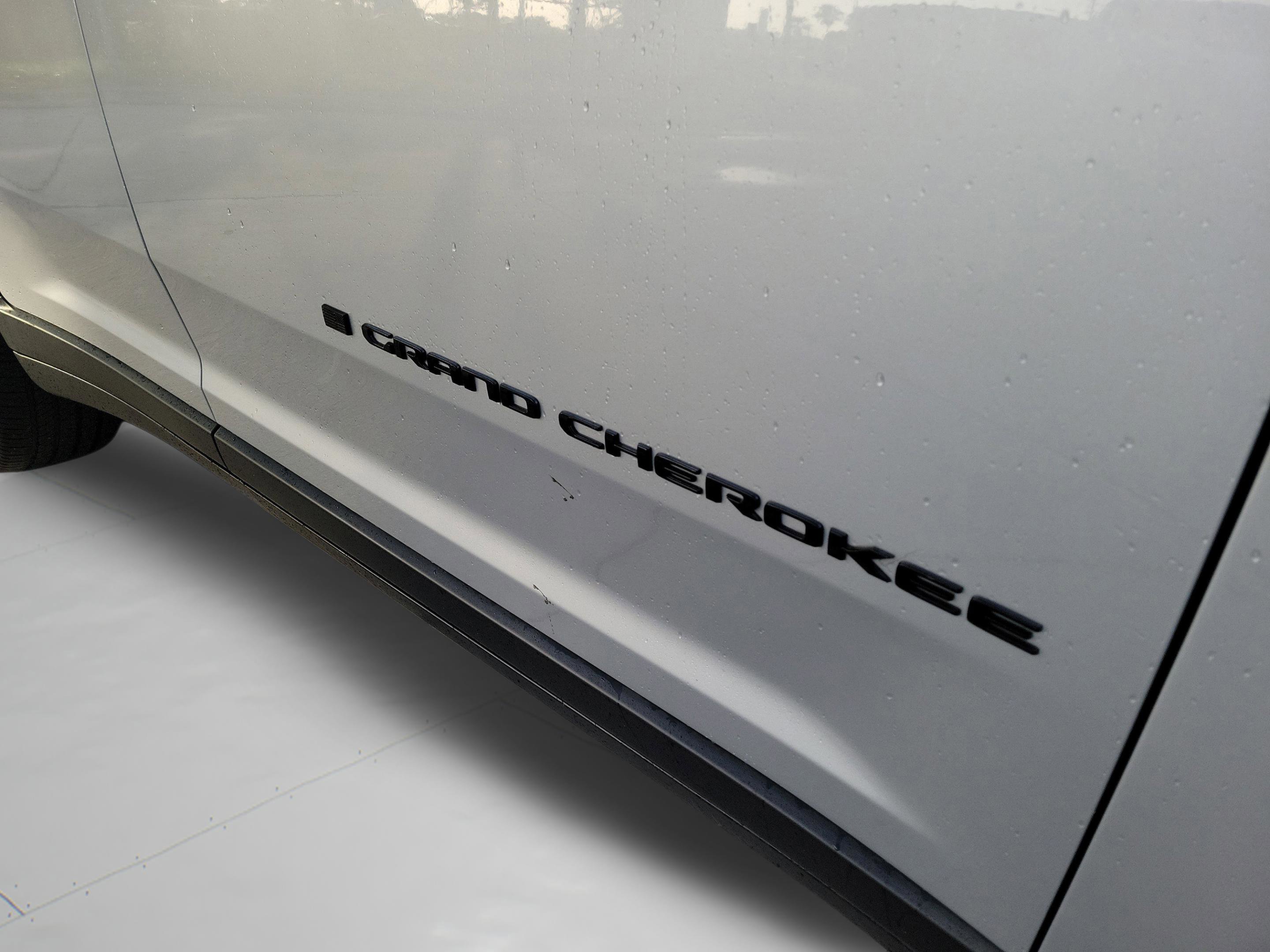 Certified 2025 Jeep Grand Cherokee Altitude RWD image 29