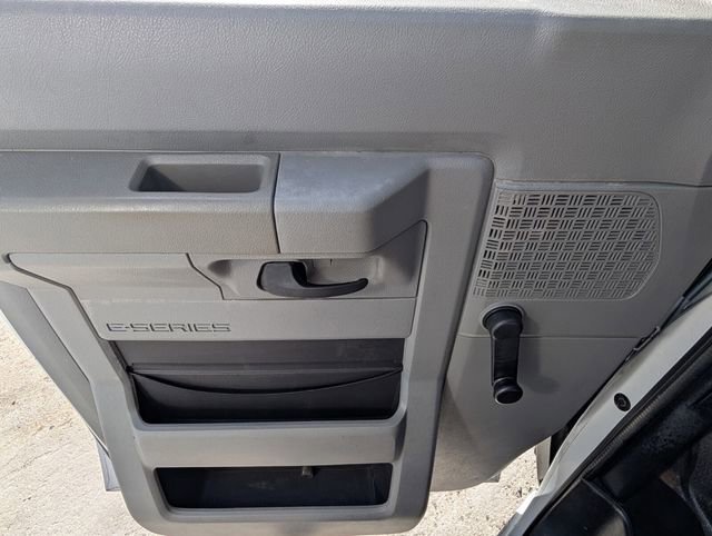 Used 2015 Ford E-350 and Econoline 350 Super Duty image 27