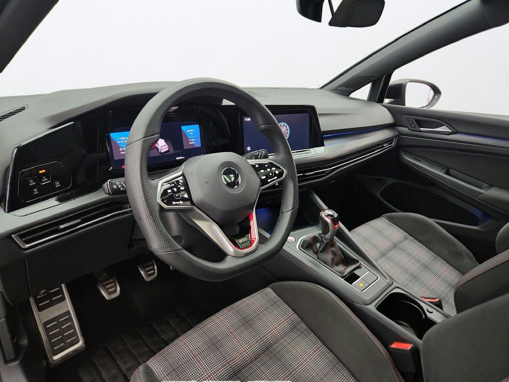 Used 2022 Volkswagen GTI SE FWD image 10