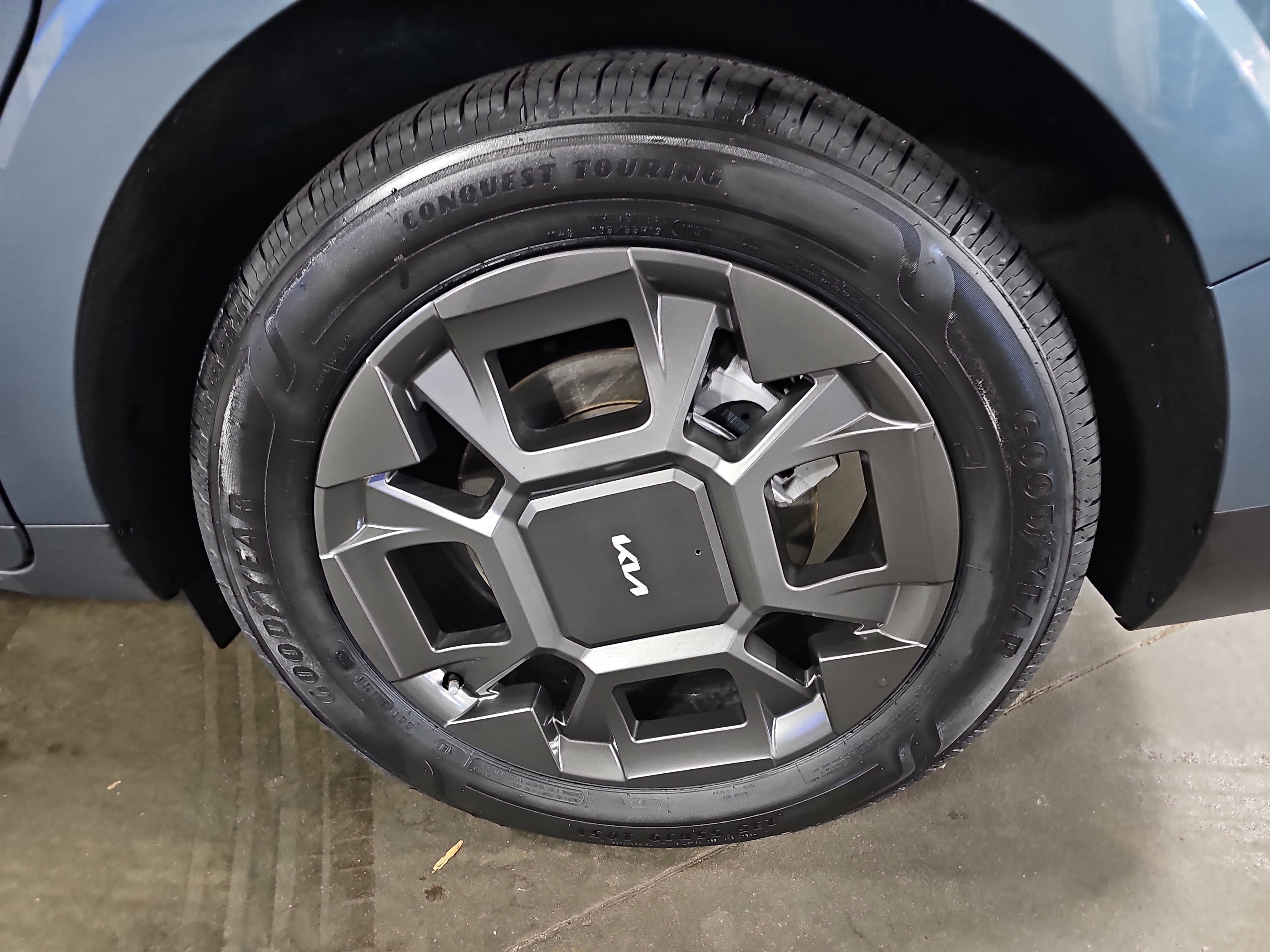 Used 2025 Kia Carnival SX image 36