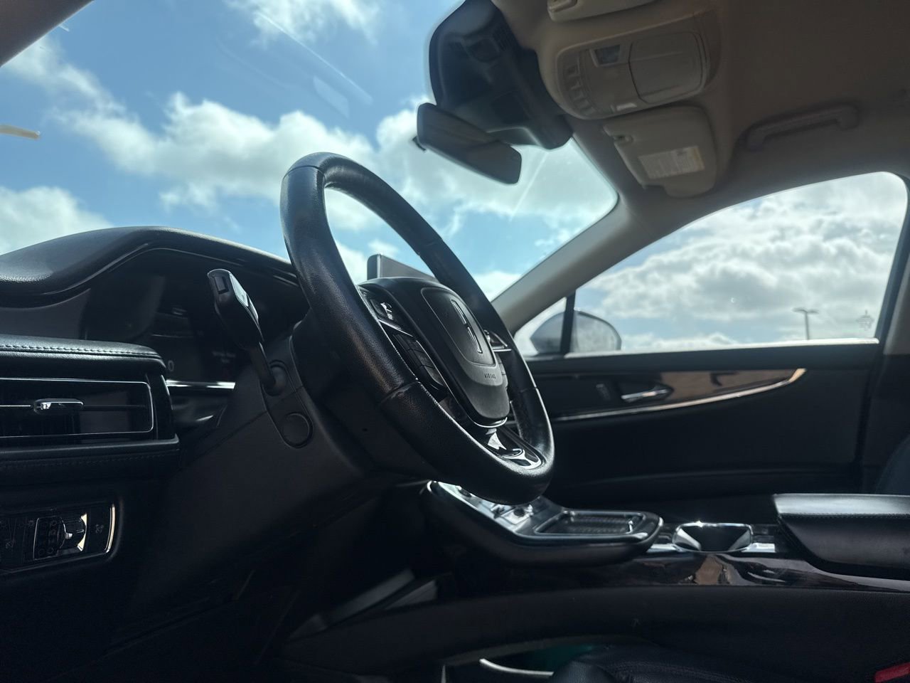 Used 2022 Lincoln Nautilus FWD w/ Premium Package image 38