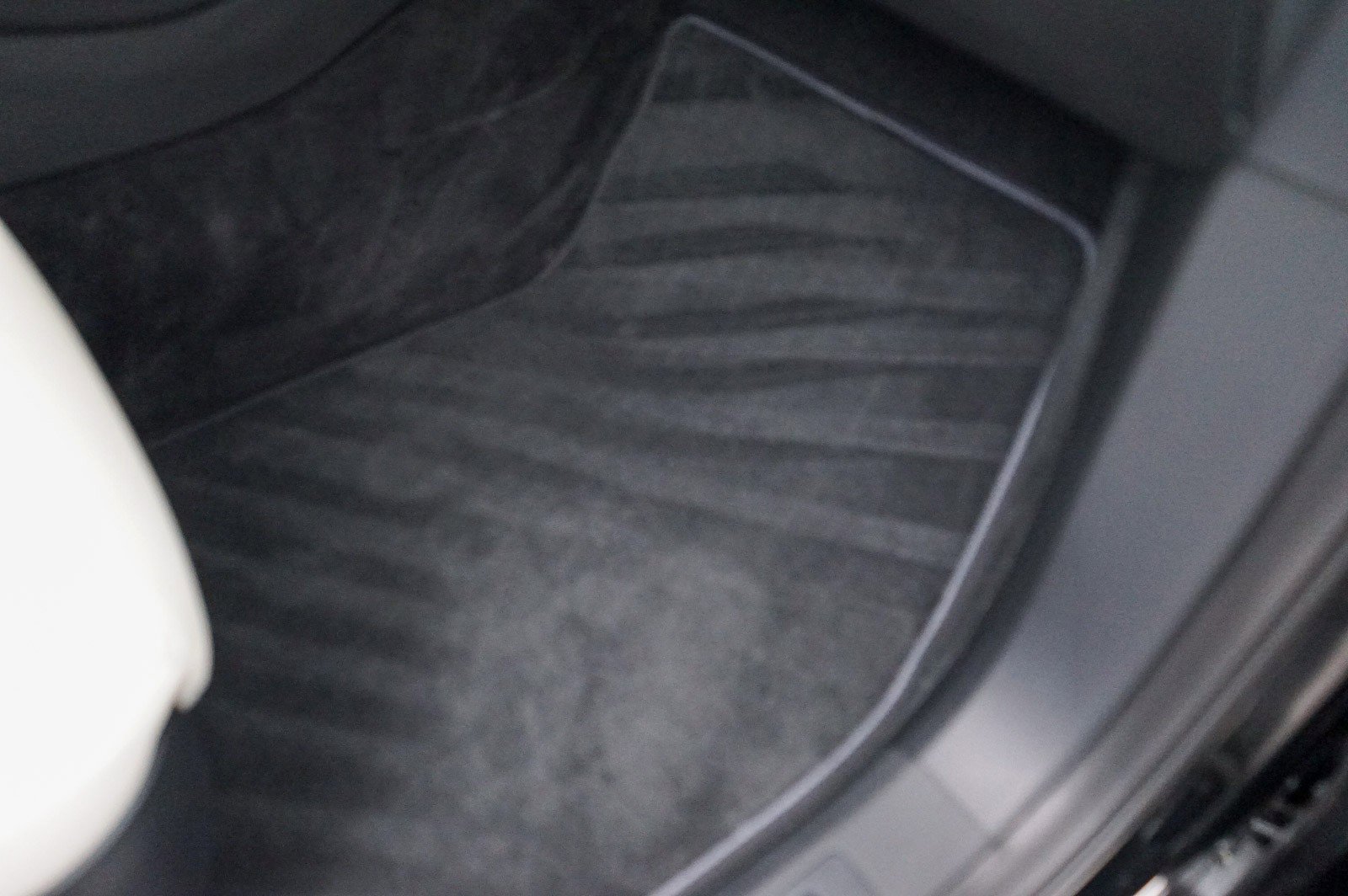 Used 2024 Tesla Model X Plaid image 17