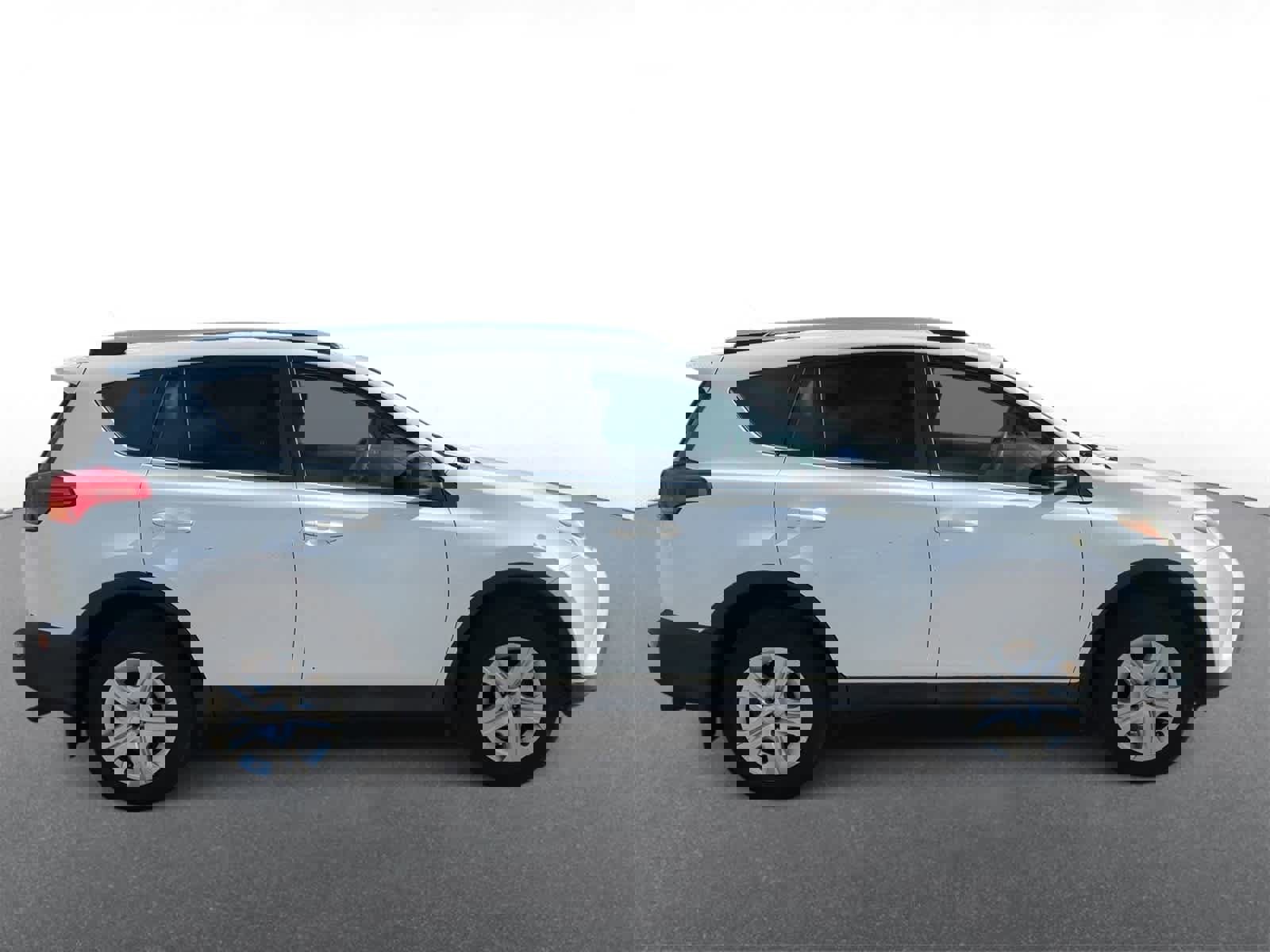 Used 2015 Toyota RAV4 LE image 9