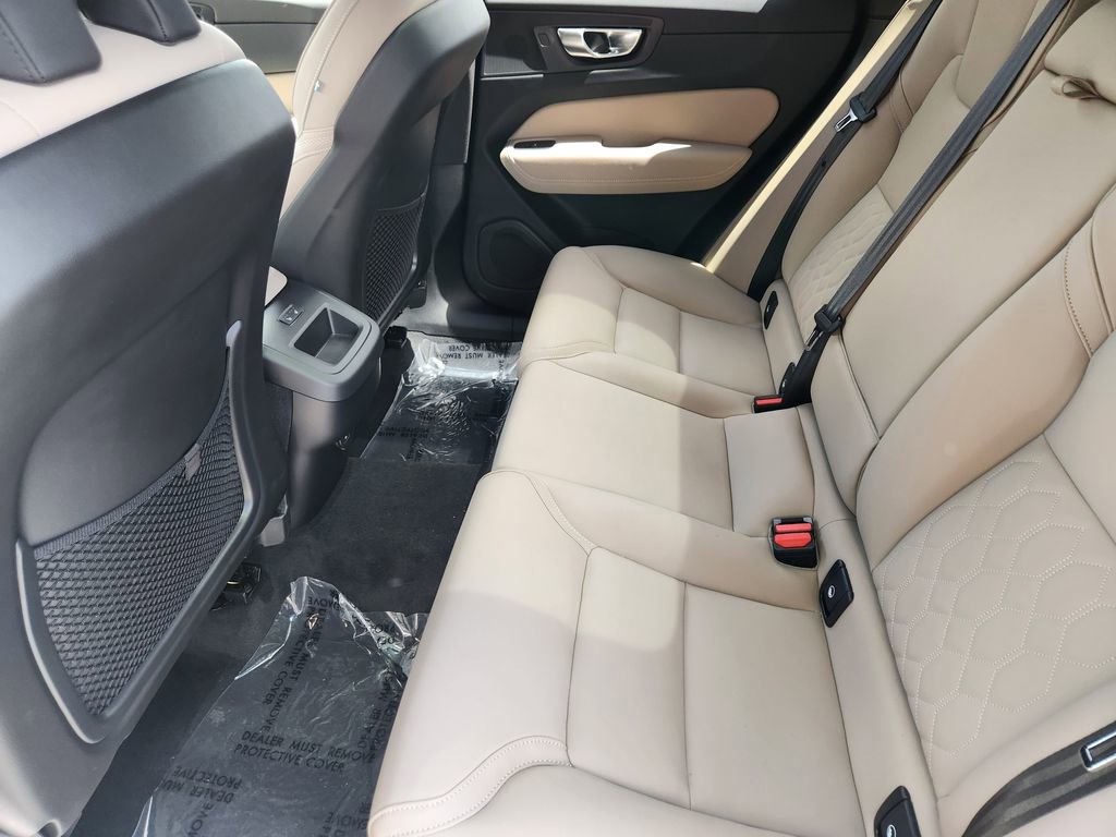 New 2026 Volvo XC60 B5 Plus w/ Protection Package Premier AWD/4WD image 20
