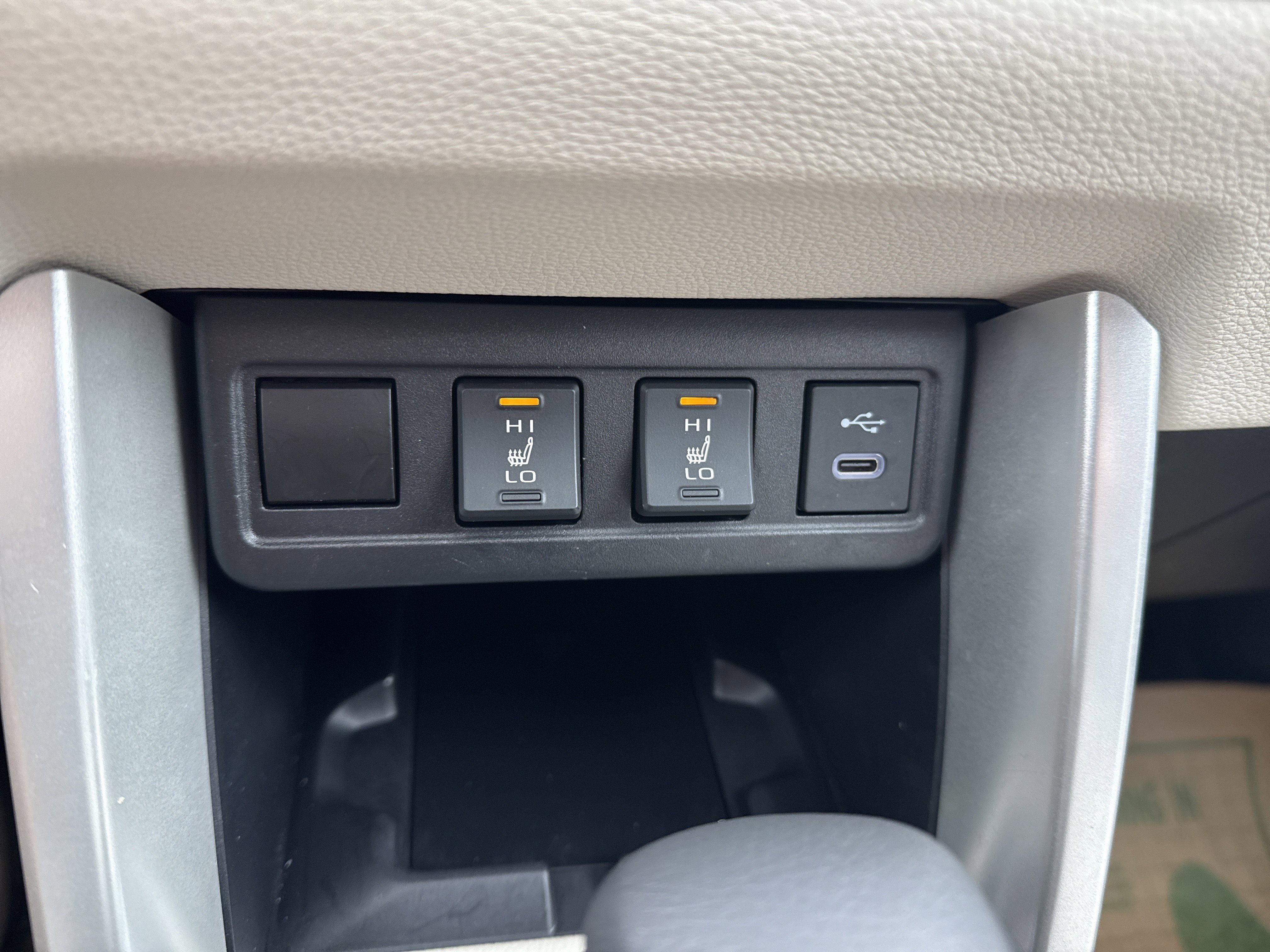 Used 2024 Toyota Corolla Cross XLE w/ Convenience Package image 26