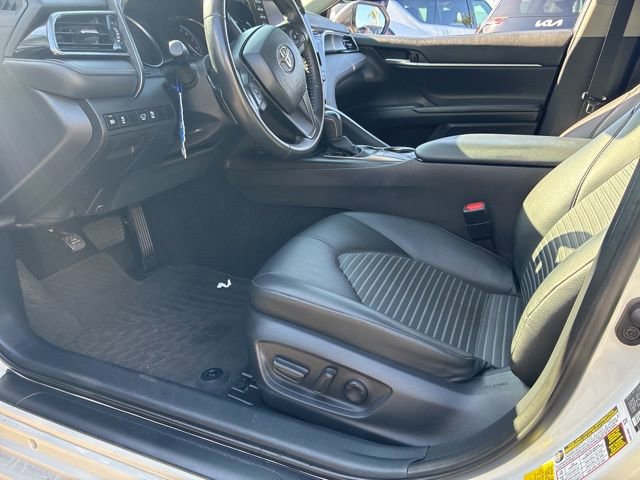 Used 2023 Toyota Camry SE FWD image 5