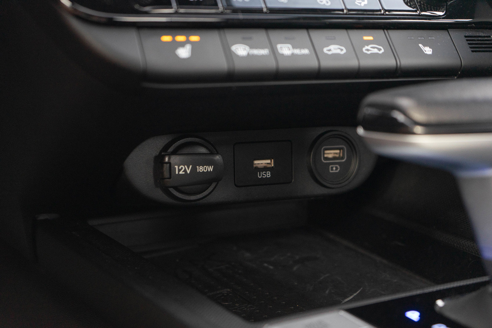 Used 2023 Hyundai Elantra Limited image 18