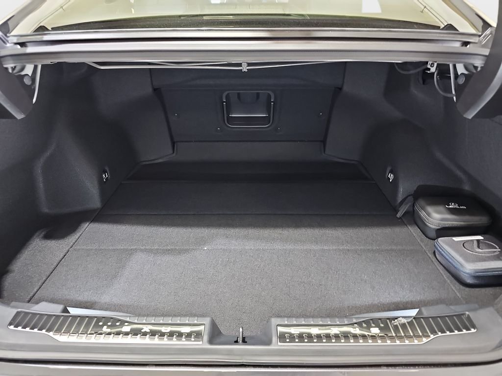 New 2026 Lexus ES 500e w/ Convenience Package AWD/4WD image 12