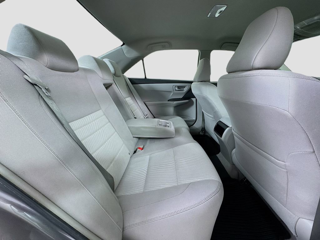 Used 2017 Toyota Camry LE image 22