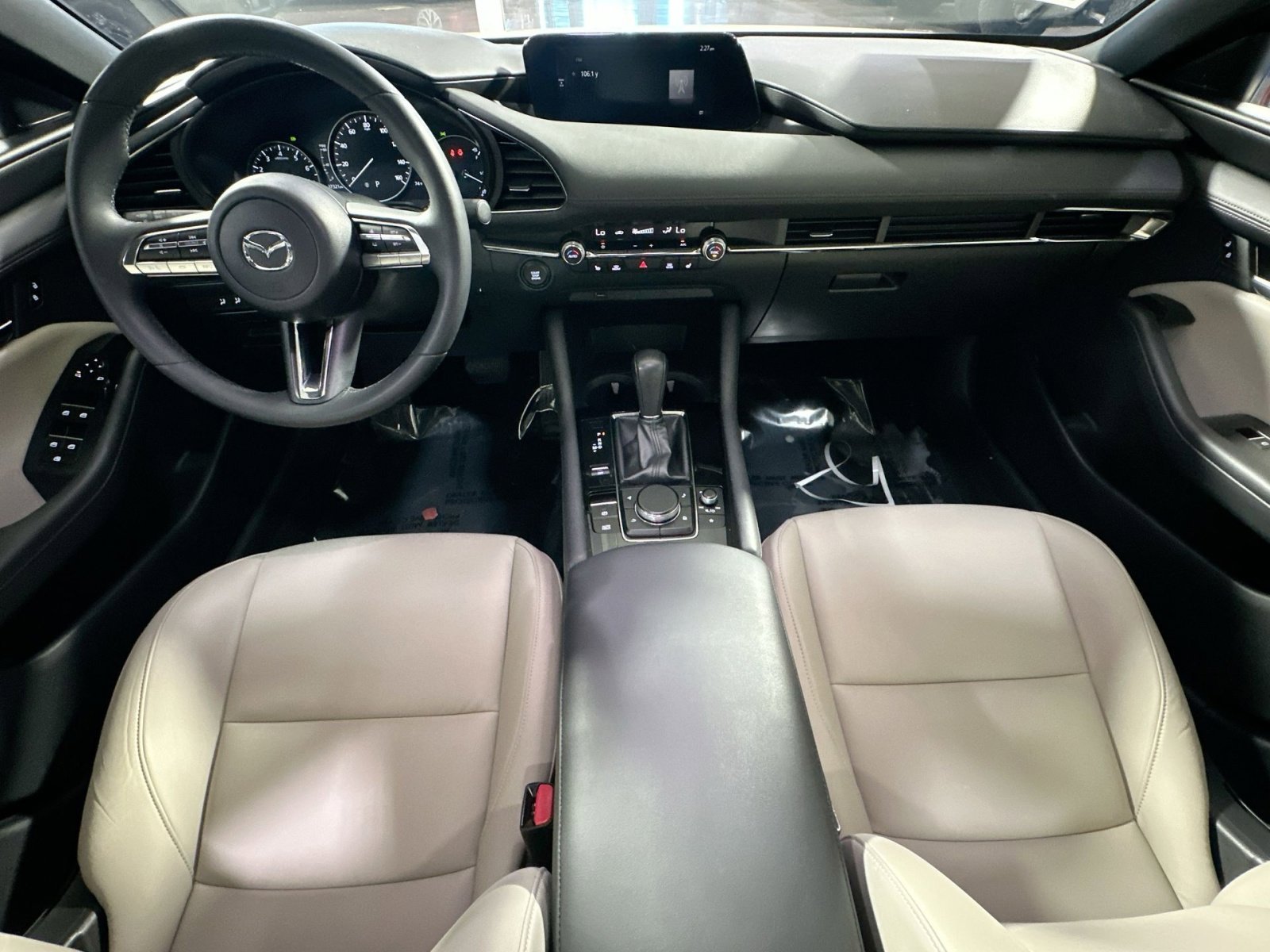 Used 2021 MAZDA MAZDA3 s image 32